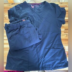 Urbane Ultimate scrub set